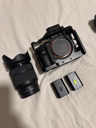 Sony α7 III: Fotocamera Mirrorless + Ottica 28-70 