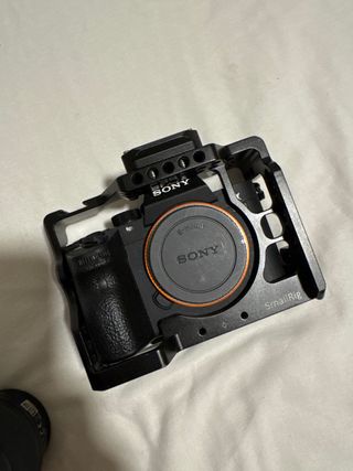 Sony α7 III: Fotocamera Mirrorless + Ottica 28-70 