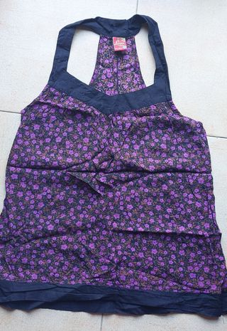 Top veraniego con florecillas