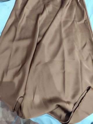 Falda satinada Zara marrón M.. Temporada 