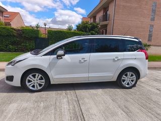 Peugeot 5008 2014