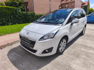 Peugeot 5008 2014