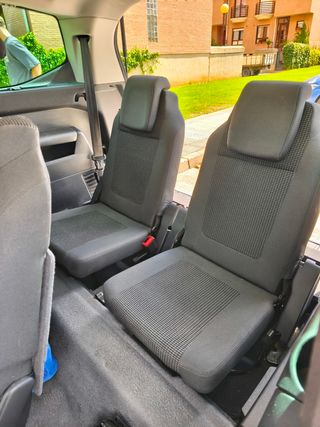 Peugeot 5008 2014