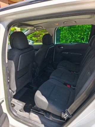 Peugeot 5008 2014