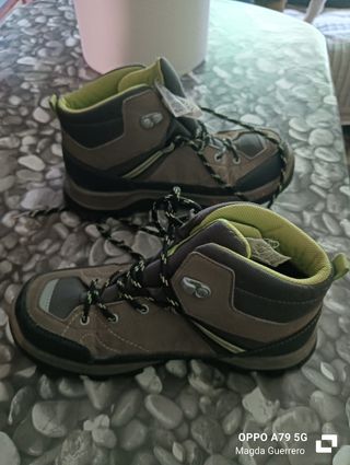 Botas Quechua montaña niño