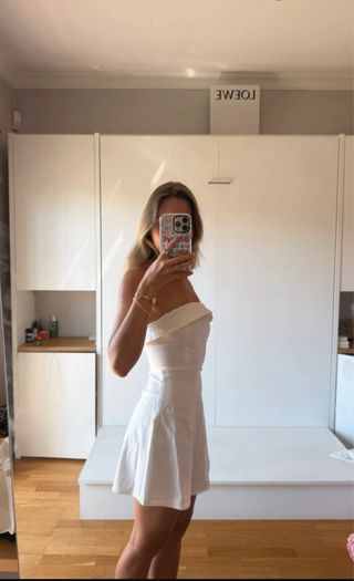 Vestido branco minimalista