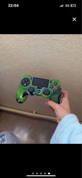 PS4 (PlayStation 4) negra