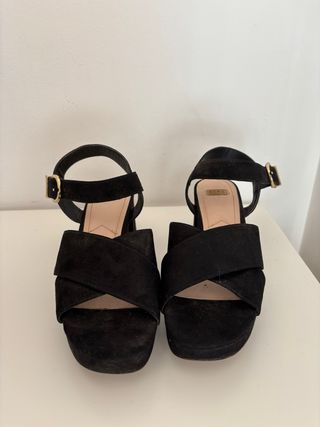 Sandalias Zara tacón negro