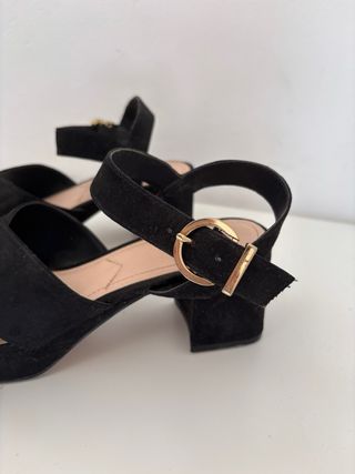 Sandalias Zara tacón negro