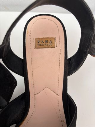 Sandalias Zara tacón negro