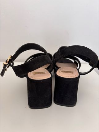 Sandalias Zara tacón negro