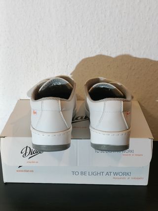 Zapatos Dian blancos antideslizantes