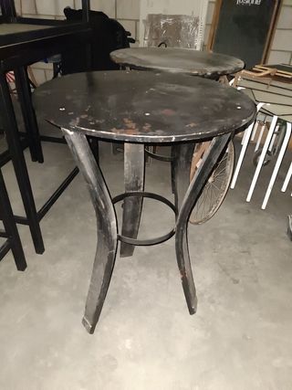 Mesa redonda de bota de vino de madera