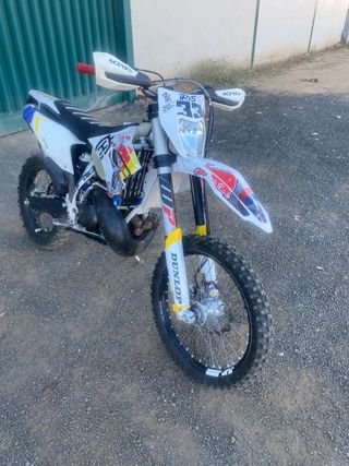 Moto Enduro Husqvarna 250