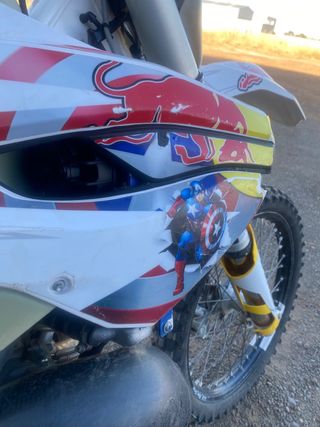 Moto Enduro Husqvarna 250