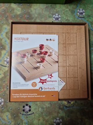 MIXTOUR: Juego de mesa estratégico