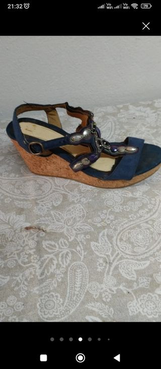 Sandalias azules con pedreria