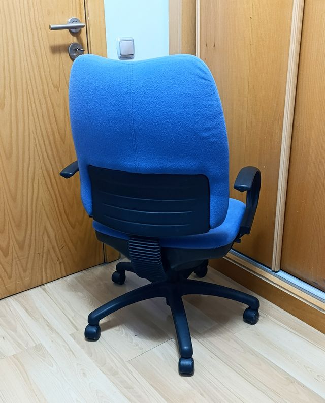 Silla oficina azul - giratoria