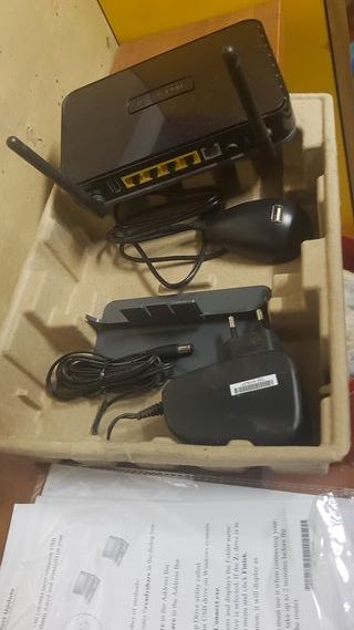 Router NETGEAR DGN2200M