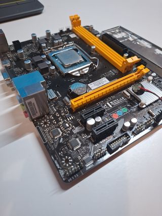 Placa base Intel H310MHD3 + i3-9100 + 16GB RAM W11