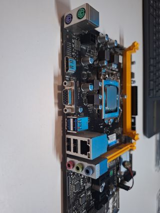 Placa base Intel H310MHD3 + i3-9100 + 16GB RAM W11