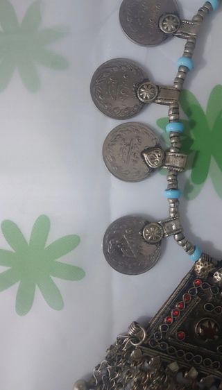Collana etnica con monete