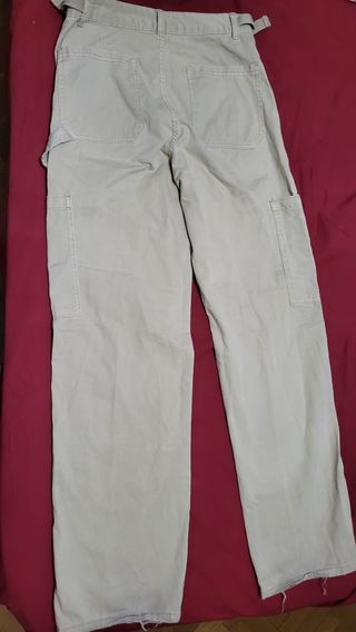 Pantalones beige cargo