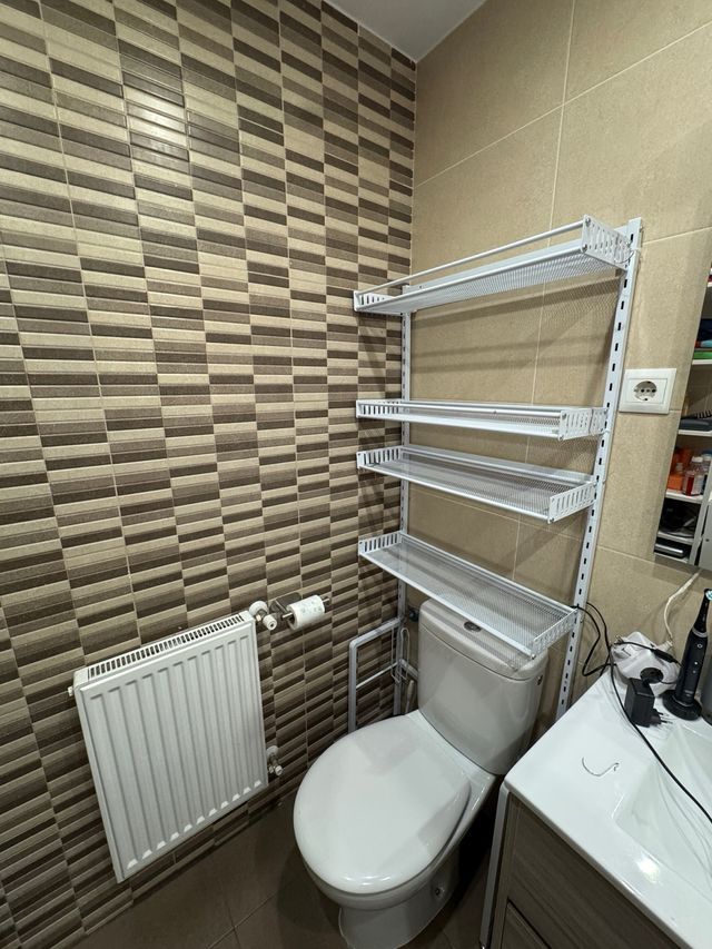 Estantería baño / lavadora metal blanco.