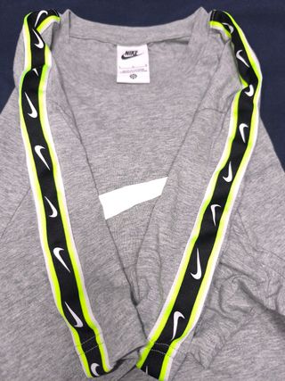 Camiseta Nike gris (nueva)