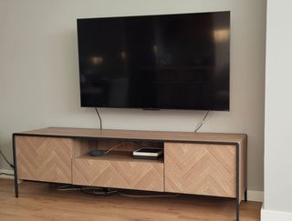 Mueble TV madera-metal 2 puertas