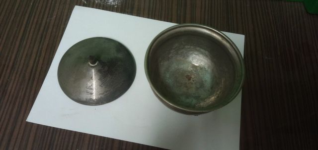 Azucarero antiguo de metal