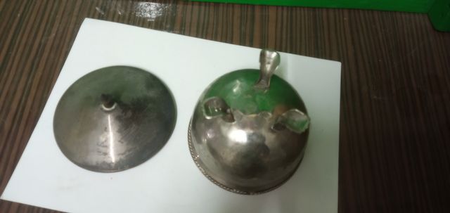 Azucarero antiguo de metal