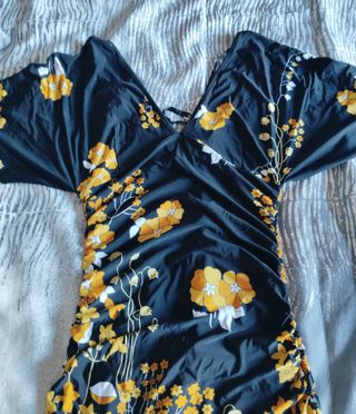 Vestido corto flores - amarillo y negro