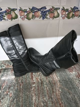 Botas altas niña piel número 34
