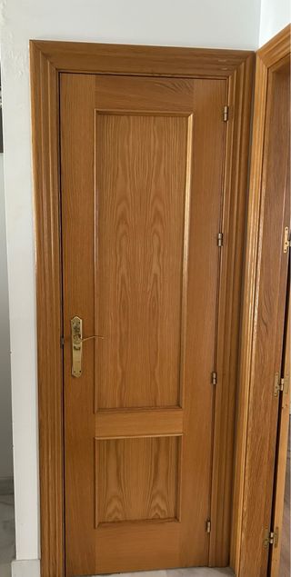 Puerta madera maciza 