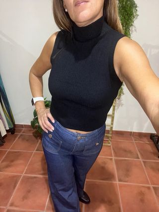 Top negro sin mangas - Cuello alto