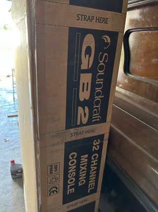 Soundcraft GB2 - Mesa mezclas 32 canales