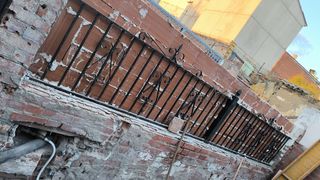 Puerta + valla 4 m. + 3 rejas a conjunto todo 