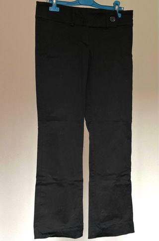 Pantalón negro recto de Zara