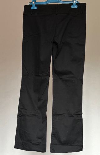 Pantalón negro recto de Zara