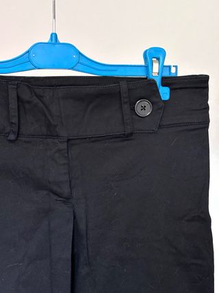 Pantalón negro recto de Zara