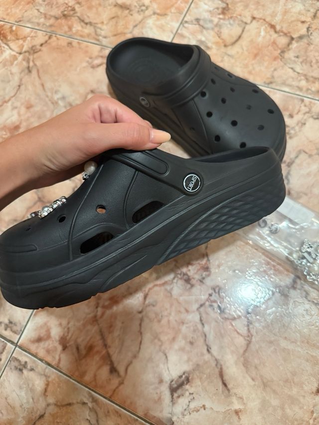 Chanclas negras cómodas