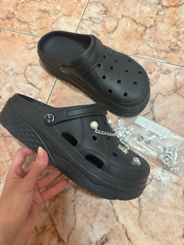 Chanclas negras cómodas