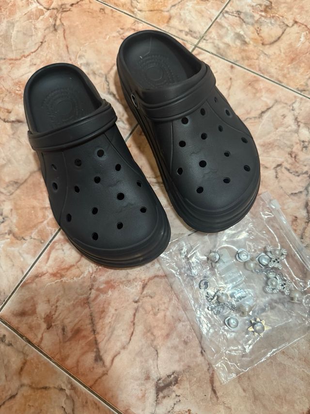 Chanclas negras cómodas