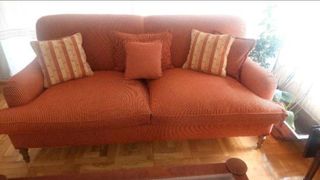 Sofá antiguo naranja