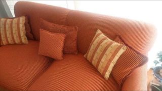 Sofá antiguo naranja