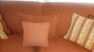 Sofá antiguo naranja