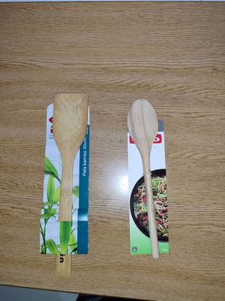 2 Utensílios de Cozinha em Madeira