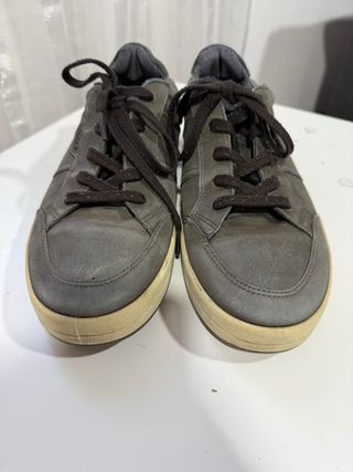 Zapatillas ECCO grises y marrones