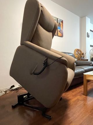 Sillón reclinable marrón piel sintética